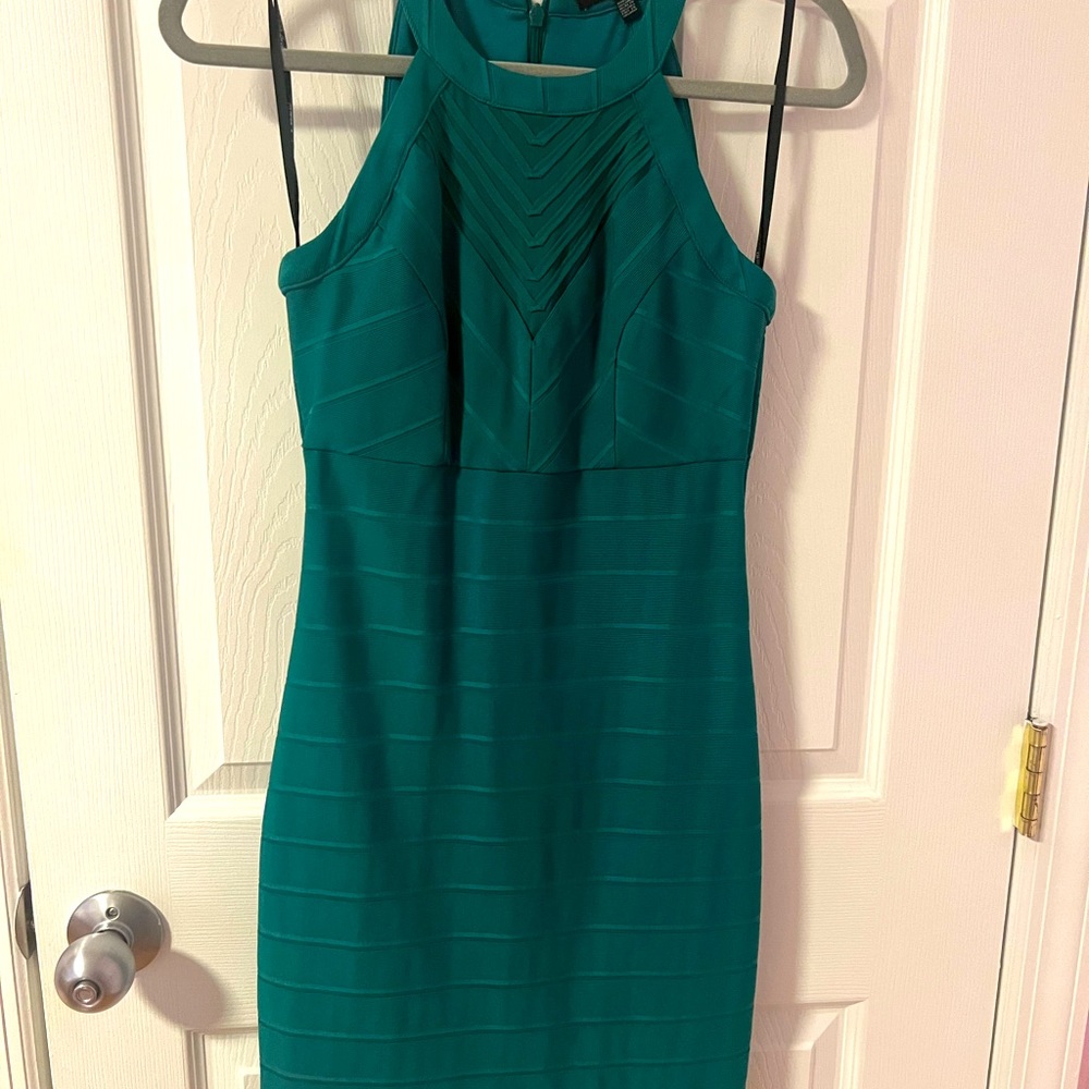 NWOT Guess bodycon dress size XS